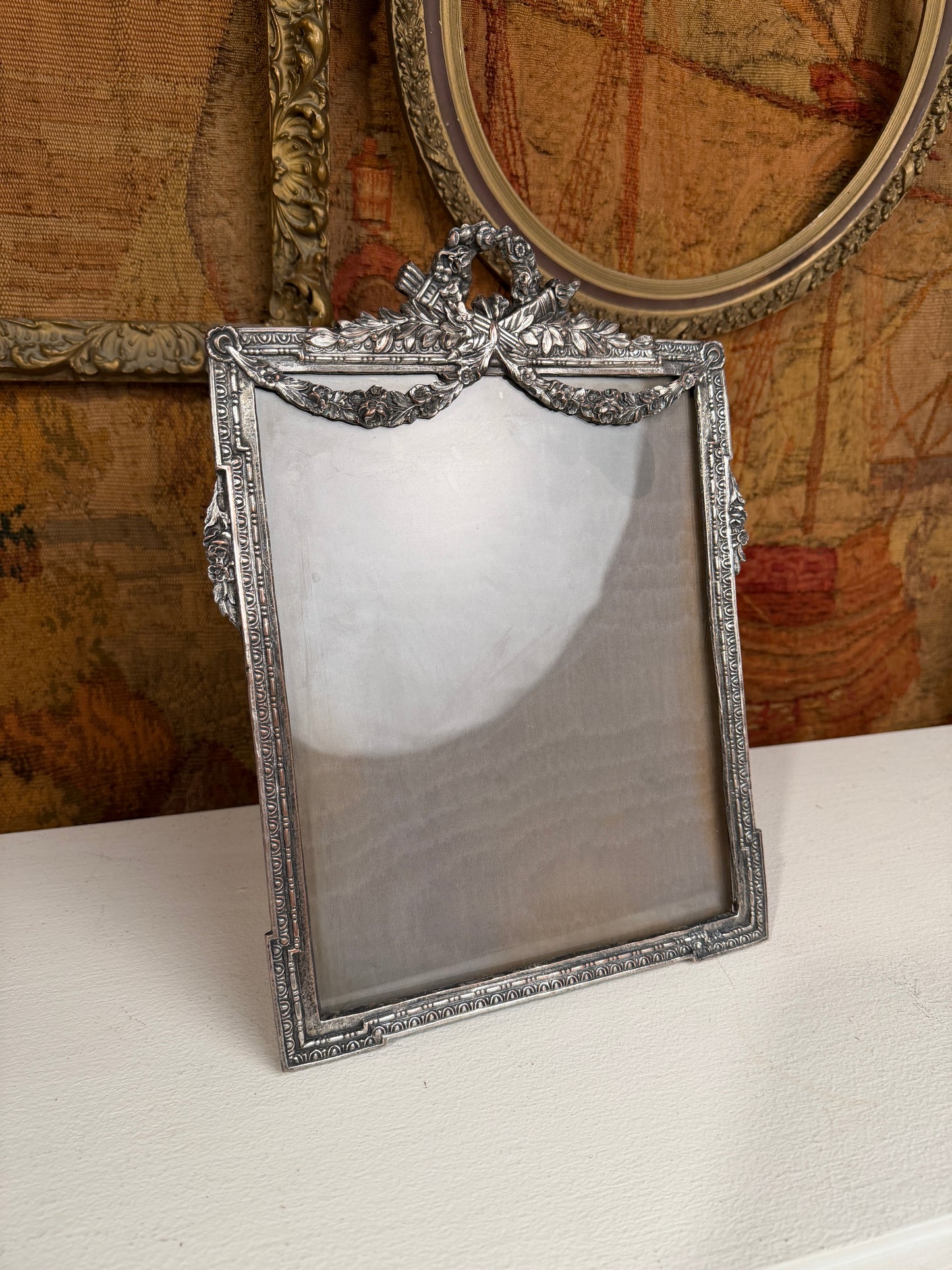 920 Silver Plated Ribbon & Garland Frame