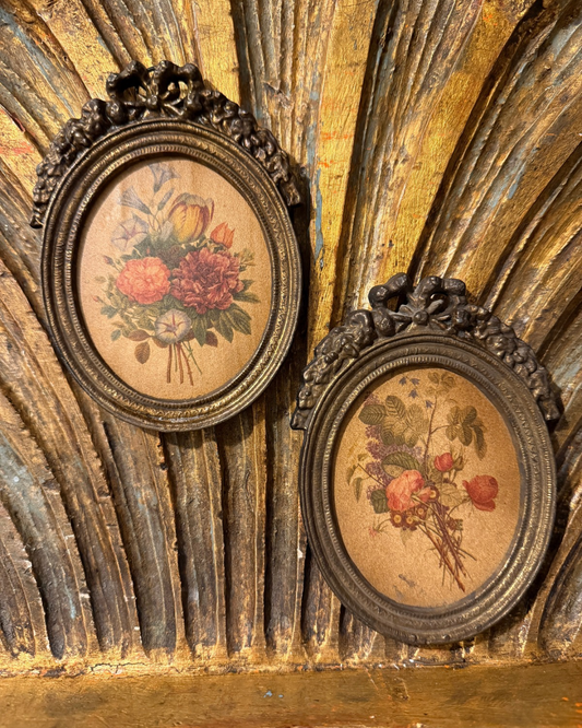 Vintage Ornate Oval Wall Frame