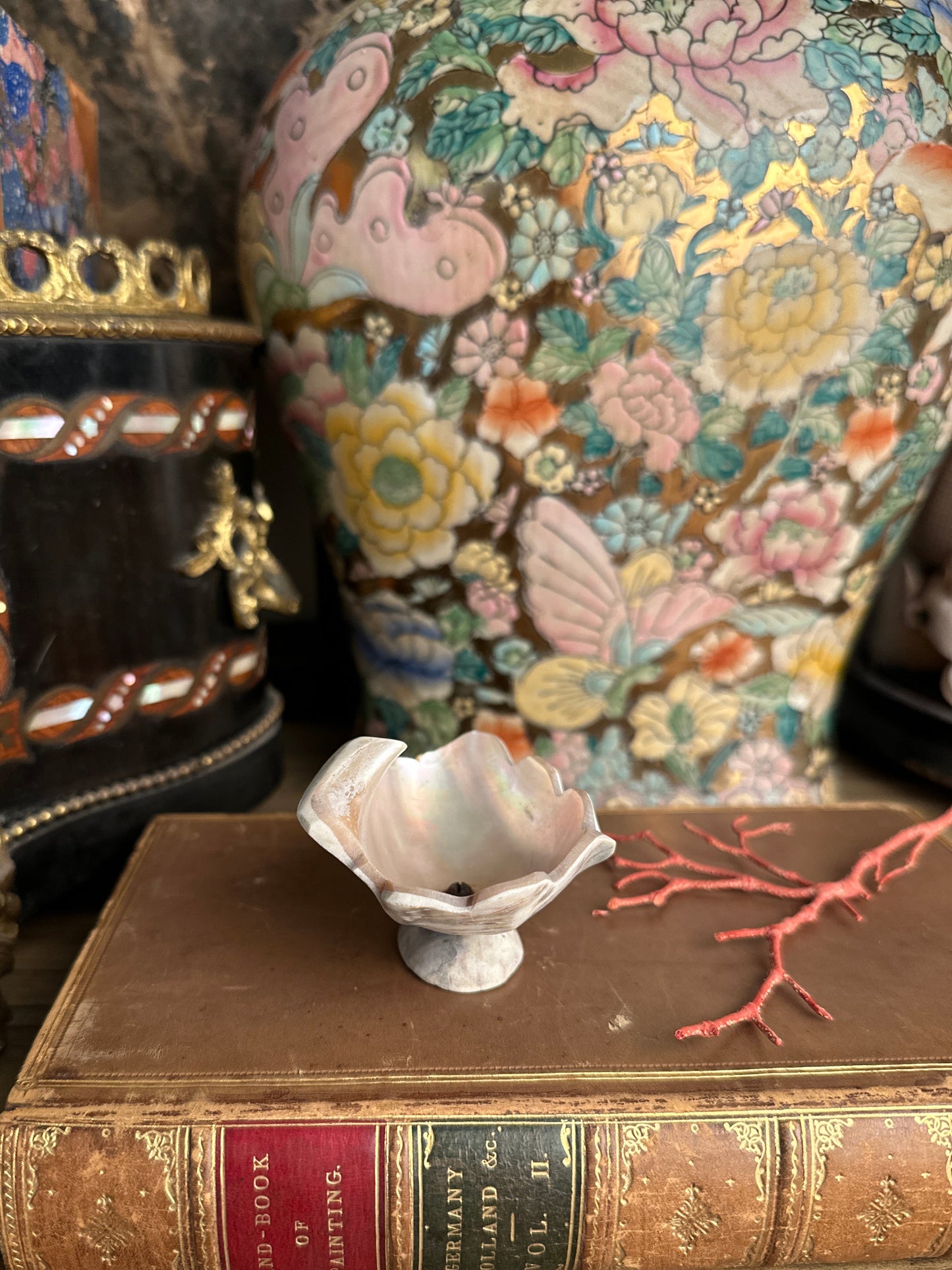 Carved Turbo Shell Pedestal Dish