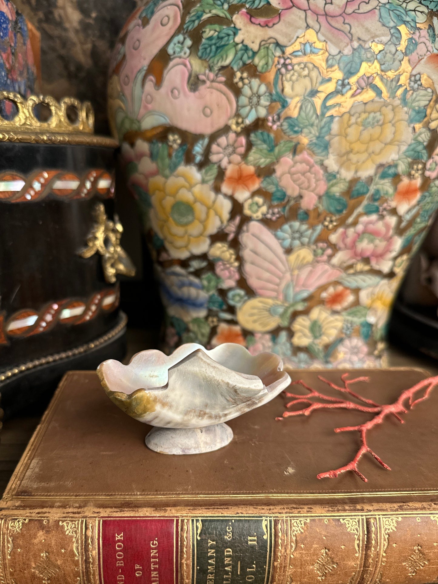 Carved Turbo Shell Pedestal Dish