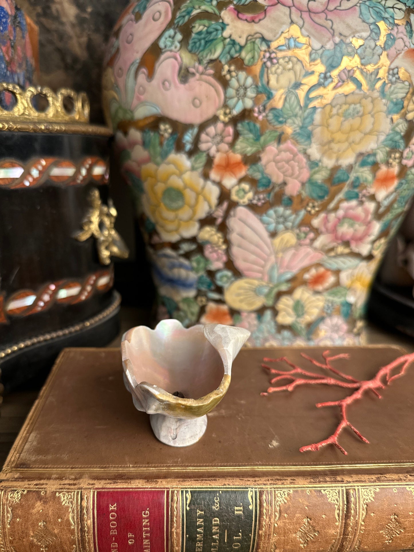 Carved Turbo Shell Pedestal Dish